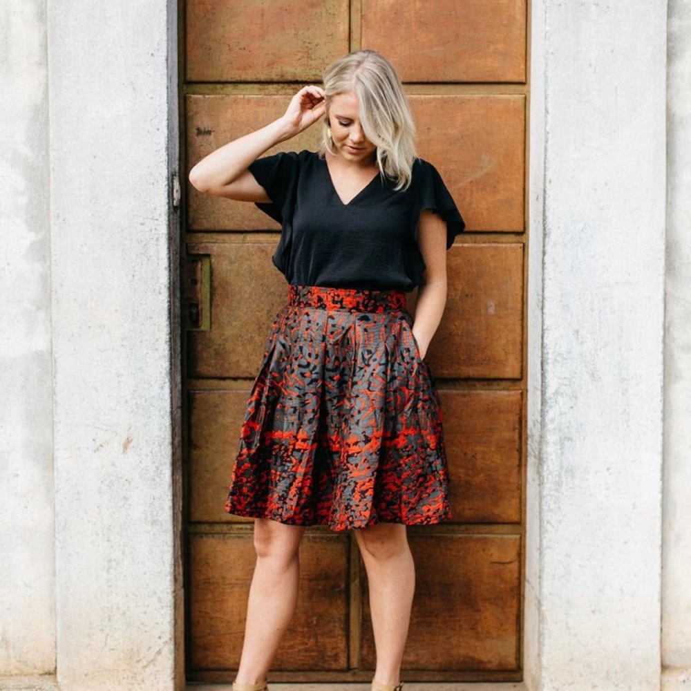 Genilesse mini. Box pleats and pockets!!